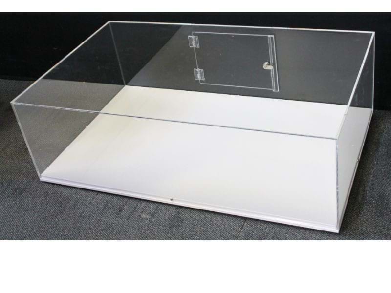 Showcase Plinths