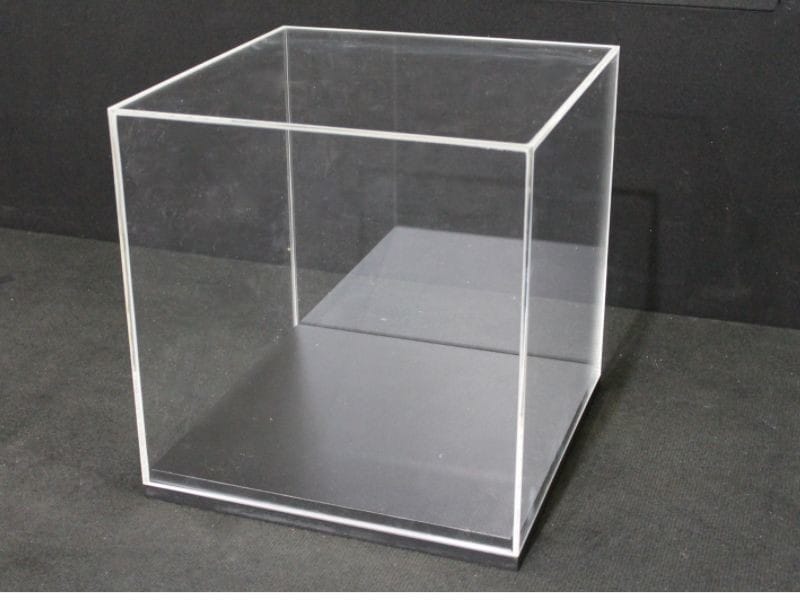 Add a separate base in different material for a simple display solution - Displays2Go