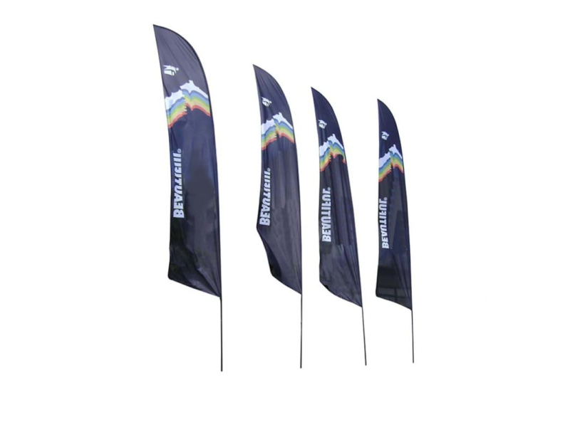 Blade 2 Go Flag: 53m Blade Flags - Displays2Go