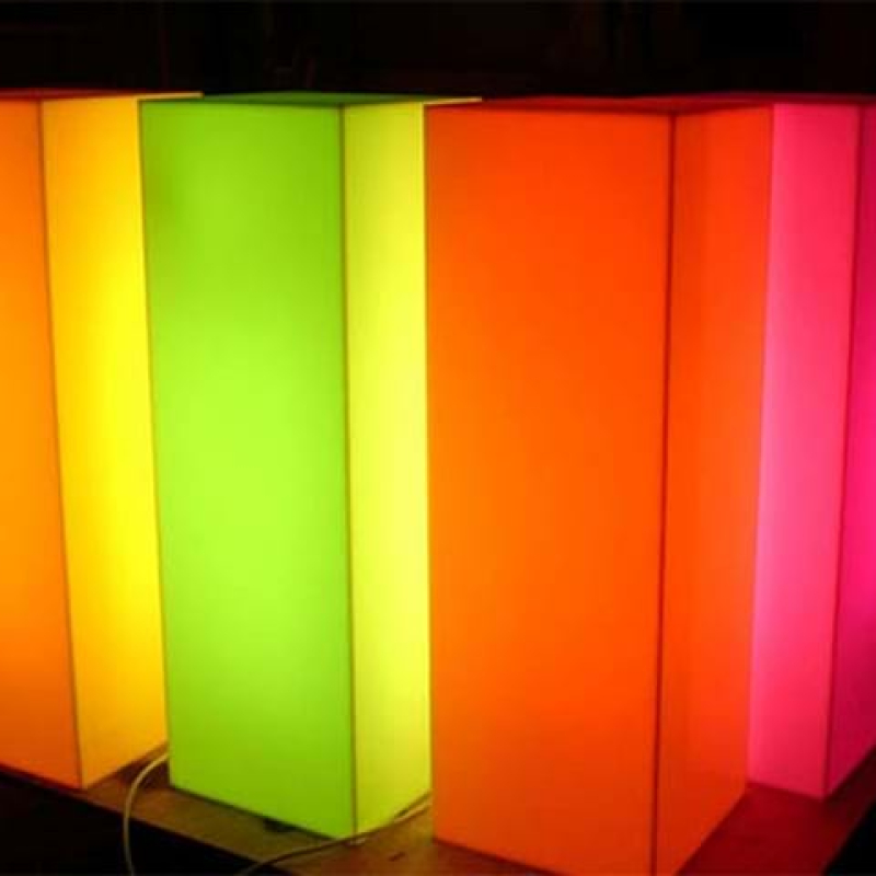 Opal-illuminated-display-plinths - Displays2Go.com.au