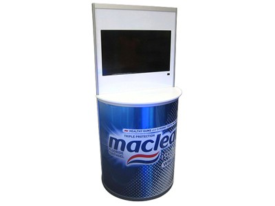 Curved Counter with TV
