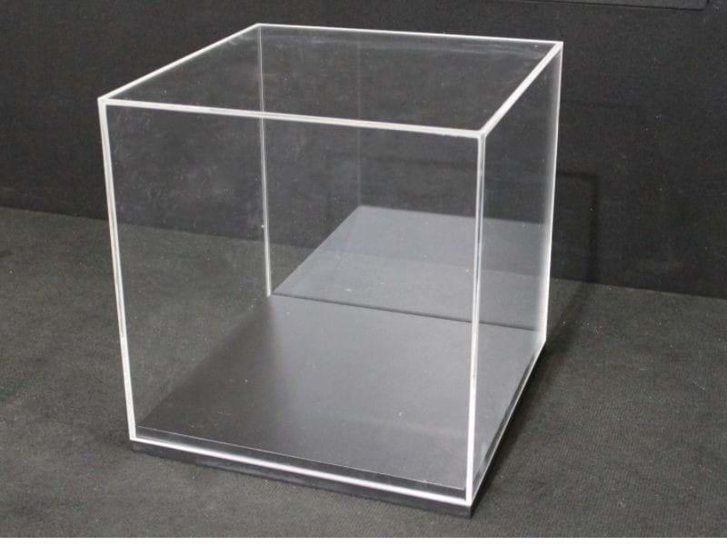Showcase Plinths