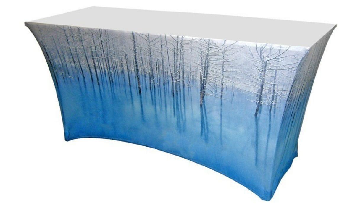 Fitted stretch table cloth