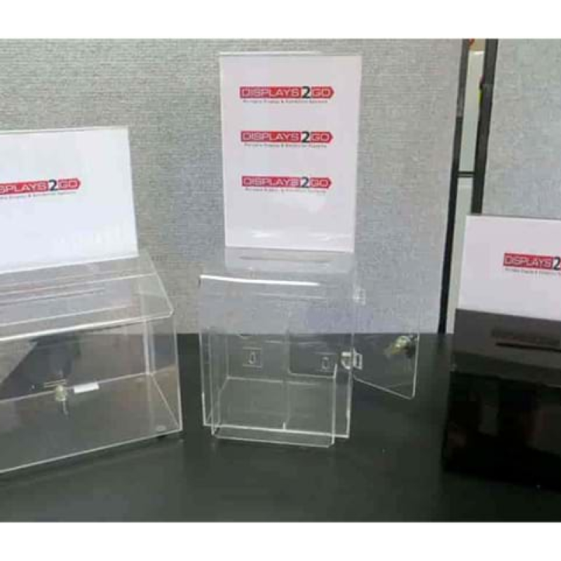 Clear boxes are available in a variety of sizes