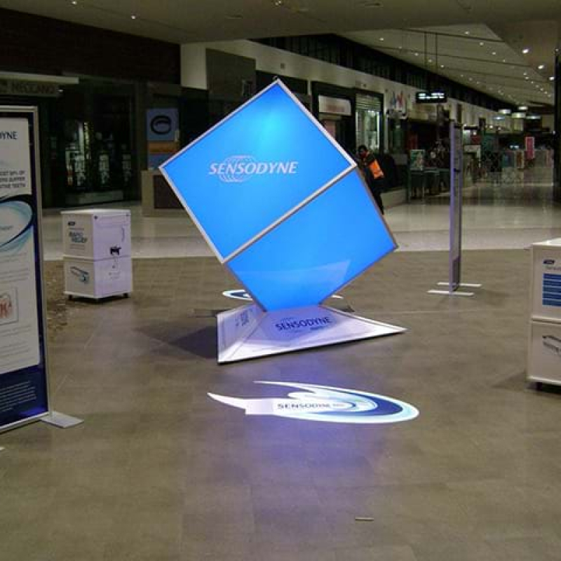 Giant illuminated cube