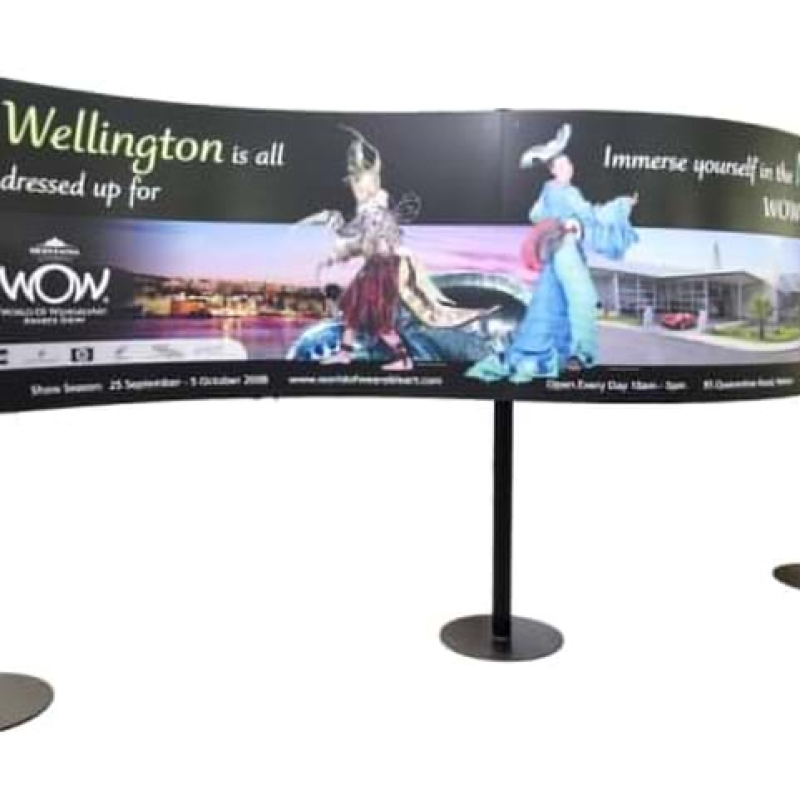 Curved portable signage