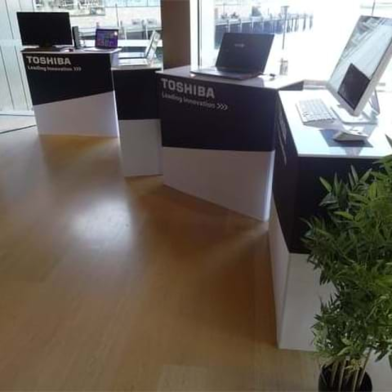 Laptop exhibition display