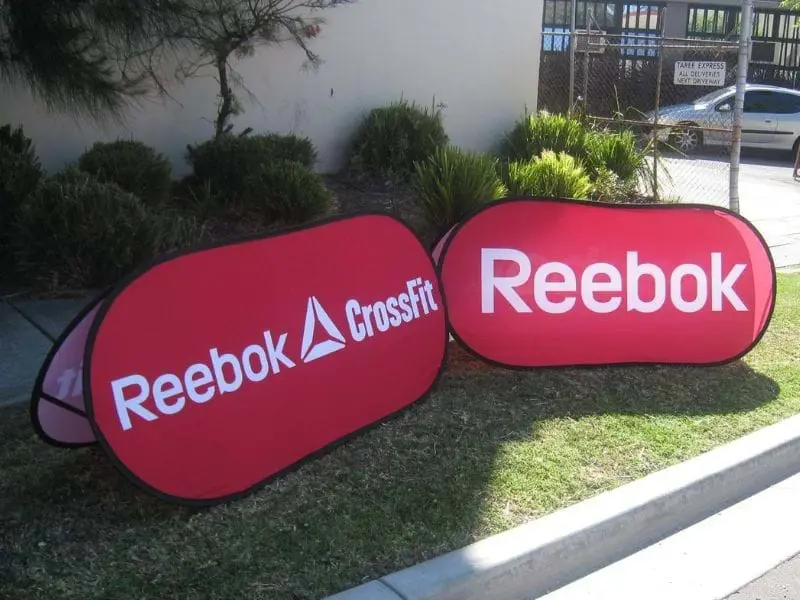 horizontal-outdoor-banner-reebok
