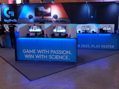 Logitech Stand